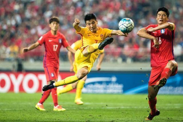  武磊破门海港击败申花夺超级杯