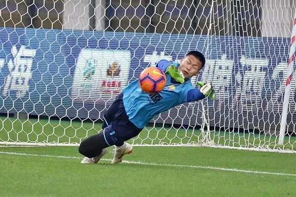  草根球队圆梦记，业余选手击败职业队