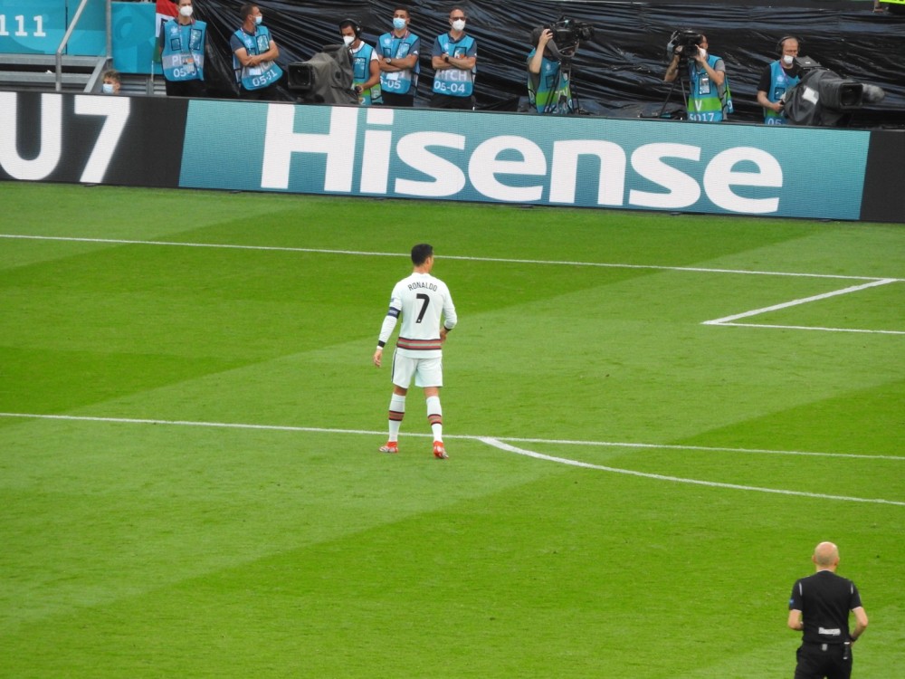  历史纪录被打破，传奇时刻载入史册