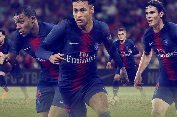  法甲豪门碰撞，巴黎圣日耳曼横扫马赛