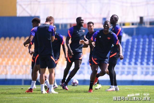  年轻教练运筹帷幄，战术革新激活球队潜能