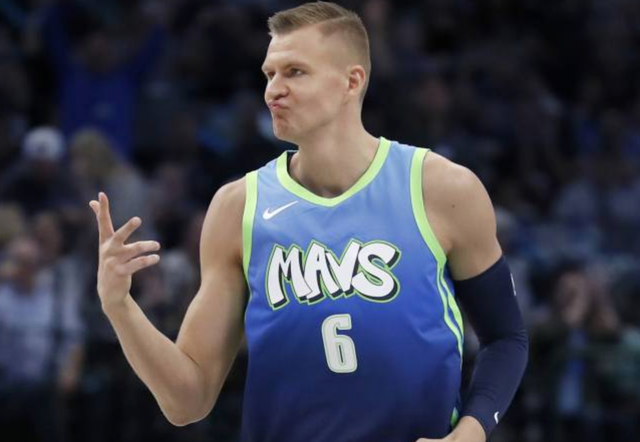  波尔津吉斯制霸内线绿军轻取奇才