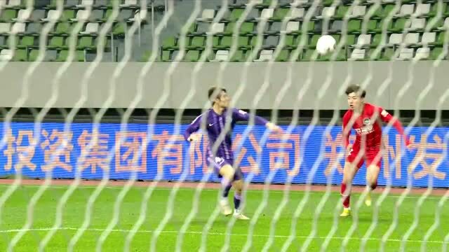  裁判判罚引争议，赛后复盘聚焦热点