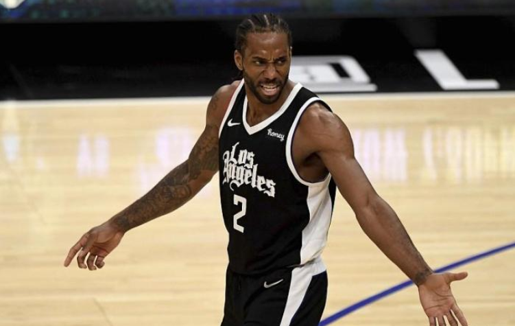  江苏肯帝亚失误连连不敌新疆伊力特