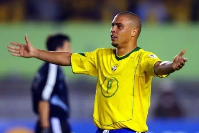  纳达尔宣布赛季末退役，球迷含泪告别传奇